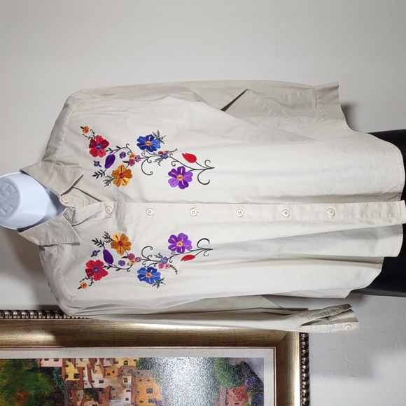 Westbound Petites Floral Embroidered Shirt - Picture 1 of 7